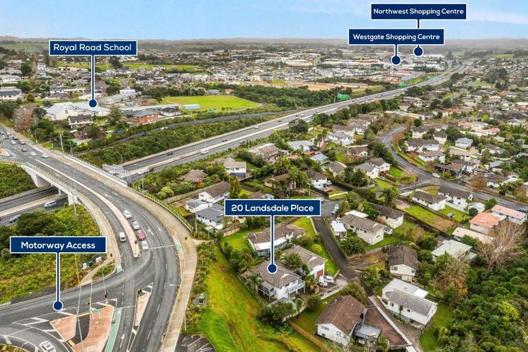 Photo of property in 2/20 Landsdale Place, Massey, Auckland, 0614