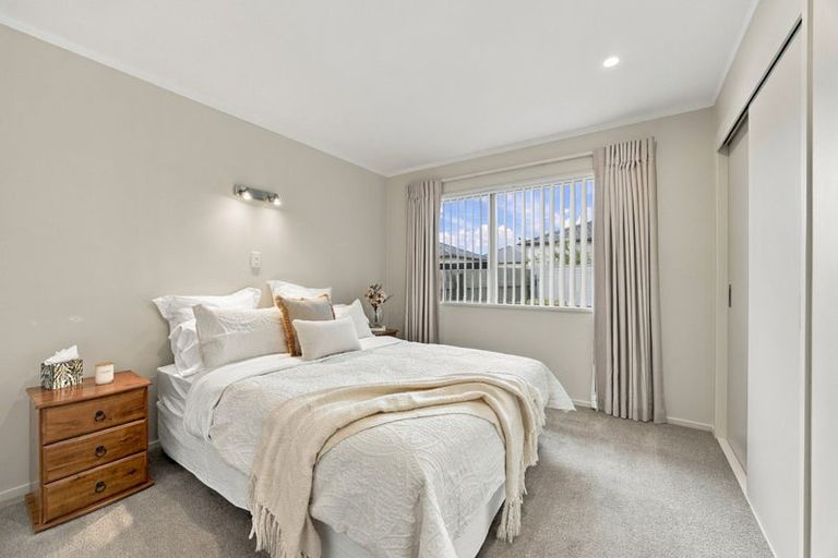 Photo of property in 2/82 Florence Avenue, Orewa, 0931