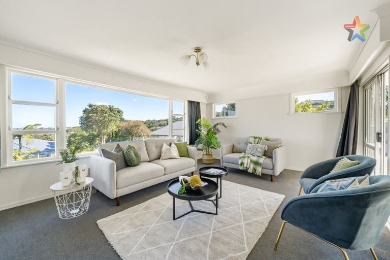 Photo of property in 24 Martin Grove, Normandale, Lower Hutt, 5010