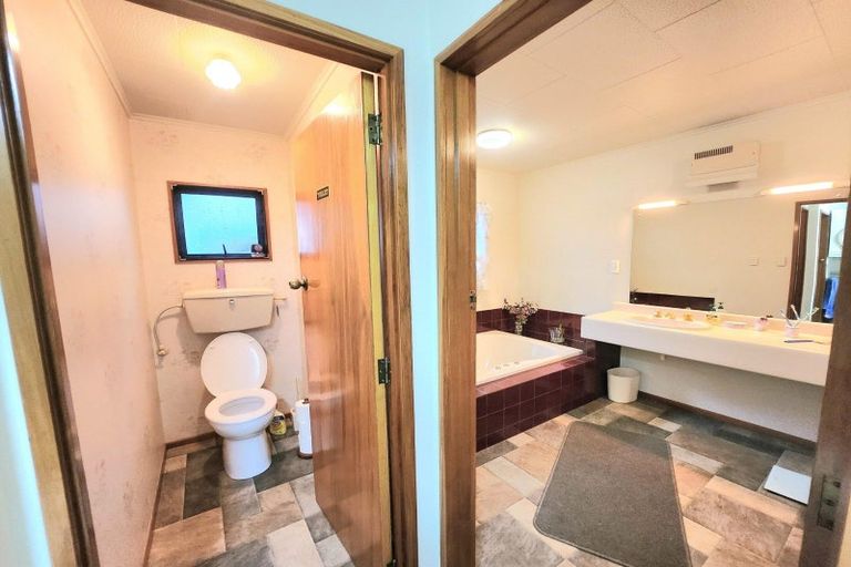 Photo of property in 16 Coronation Street, Moeraki, Palmerston, 9482