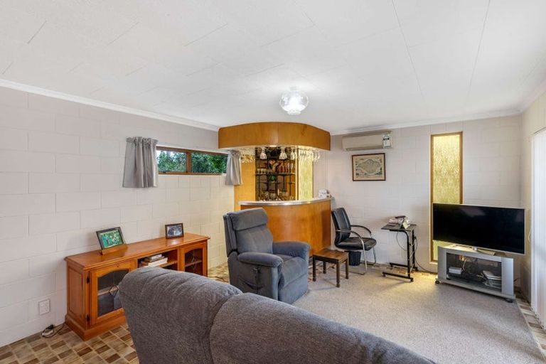 Photo of property in 32 Kirby Street, Glendene, Auckland, 0602