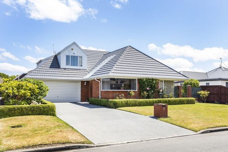 Photo of property in 9 Tavistock Place, Russley, Christchurch, 8042