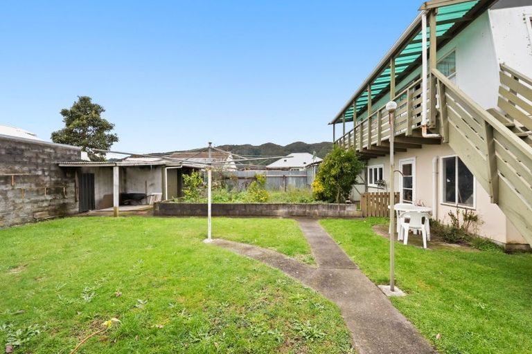 Photo of property in 4 Pringle Street, Taita, Lower Hutt, 5011