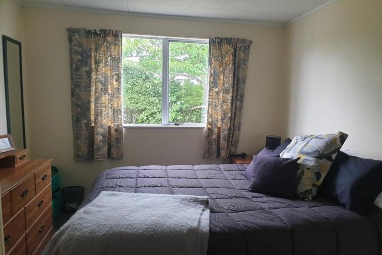 Photo of property in 21a Omapere Street, Whitby, Porirua, 5024