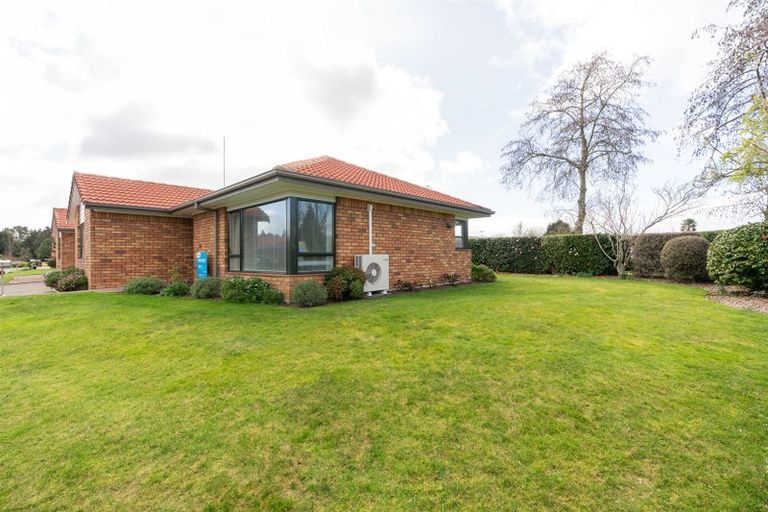 Photo of property in 95 Grosvenor Gardens, Flagstaff, Hamilton, 3210