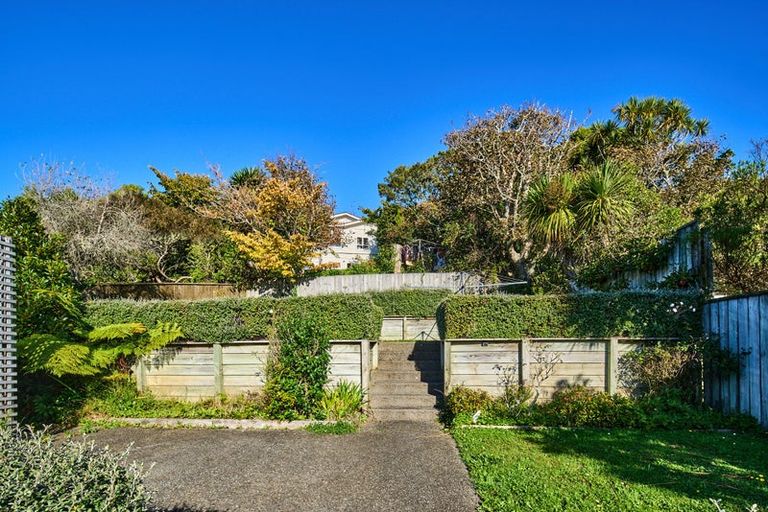 Photo of property in 13 Firth Terrace, Karori, Wellington, 6012