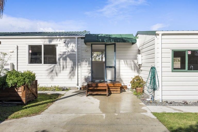 Photo of property in 11 Second Avenue, Glenbrook, Waiuku, 2681