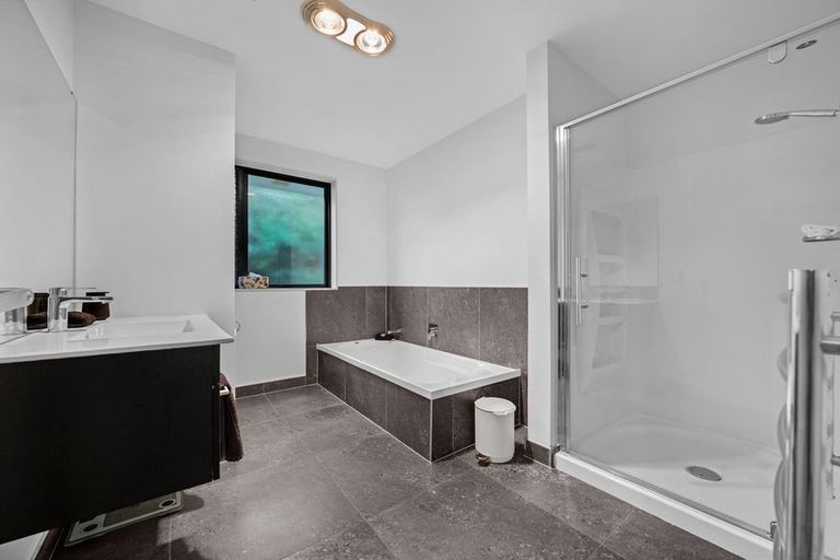 Photo of property in 2 Lochside Lane, Pokeno, 2402