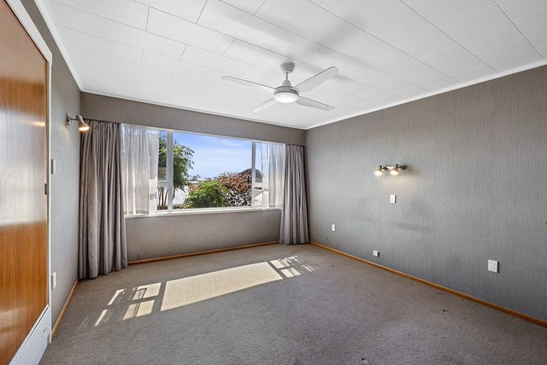 Photo of property in 44 Nevada Drive, Merrilands, New Plymouth, 4312