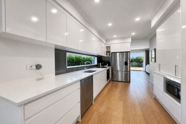 Photo of property in 11 Walter Merton Road, Hobsonville, Auckland, 0616
