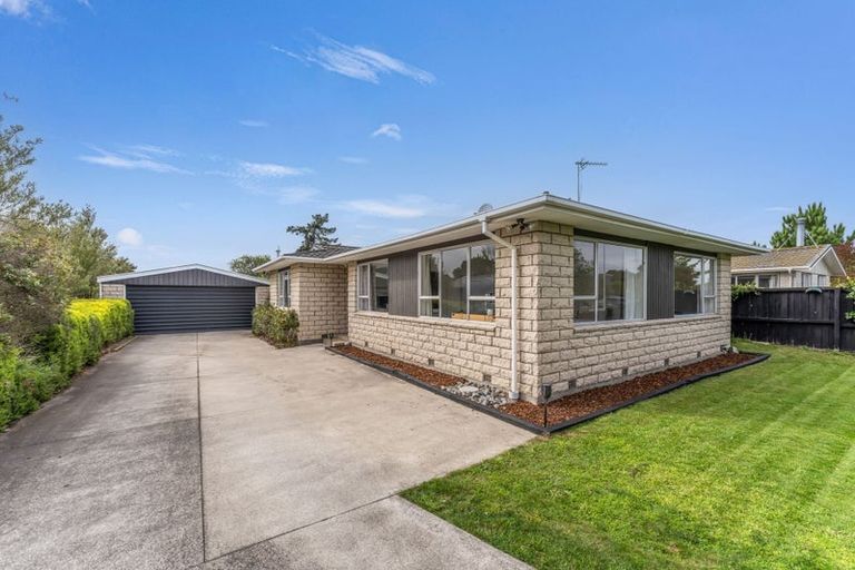 Photo of property in 20 Four Elms Place, Parklands, Christchurch, 8083