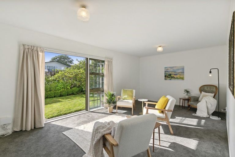 Photo of property in 1 Brasenose Place, Tawa, Wellington, 5028