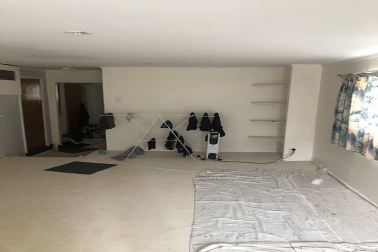 Photo of property in 32a Bancroft Terrace, Newlands, Wellington, 6037