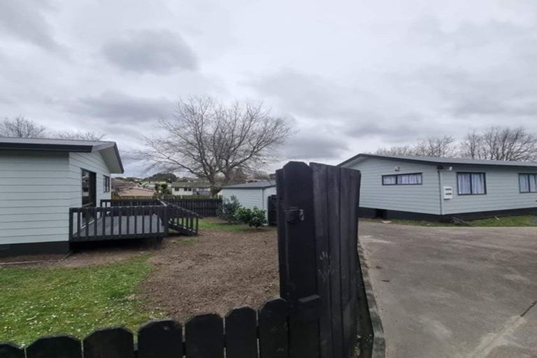 Photo of property in 1/11 Blackgate Place, Weymouth, Auckland, 2103