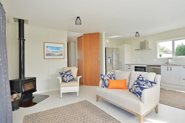 Photo of property in 117 Blue Pacific Parade, Riversdale Beach, Masterton, 5872