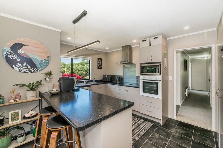 Photo of property in 5 Langdale Avenue, Paraparaumu, 5032