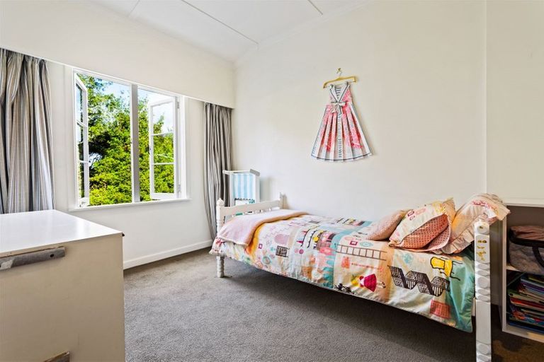 Photo of property in 71 Coulter Road, Henderson Valley, Auckland, 0614