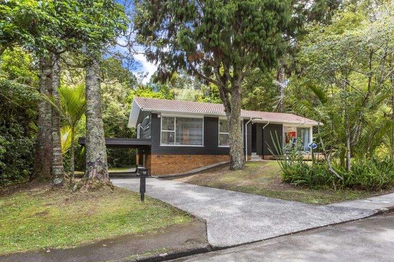 Photo of property in 18 Ngaio Road, Titirangi, Auckland, 0604