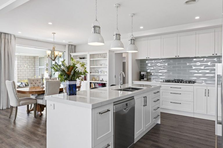 Photo of property in 13 Tuhua Close, Wharewaka, Taupo, 3330