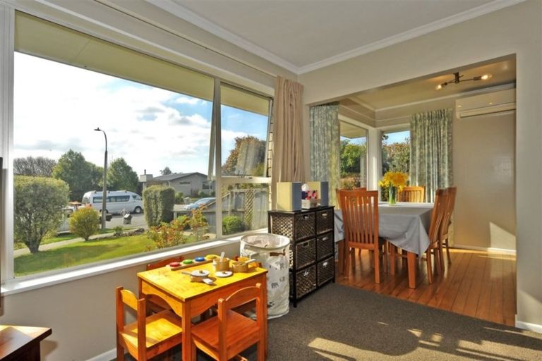 Photo of property in 15 Bidwell Place, Hillmorton, Christchurch, 8025