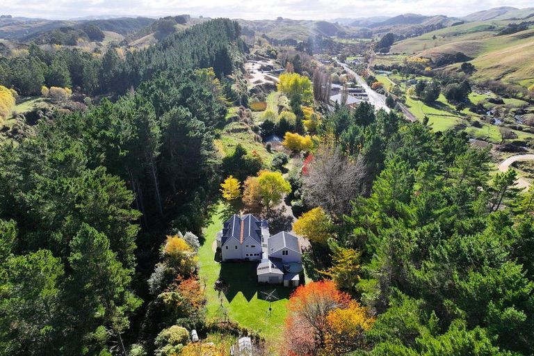 Photo of property in 1305 Opaki Kaiparoro Road, Mauriceville, Masterton, 5882