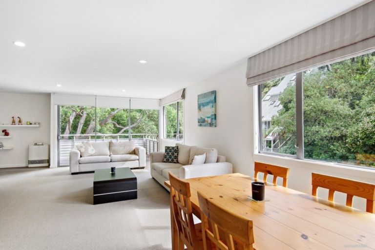 Photo of property in 35b Ngaio Road, Kelburn, Wellington, 6012