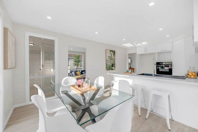 Photo of property in 48 Chelburn Crescent, Mangere East, Auckland, 2024