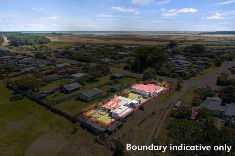 Photo of property in 49 Punga Street, Tangimoana, 4822