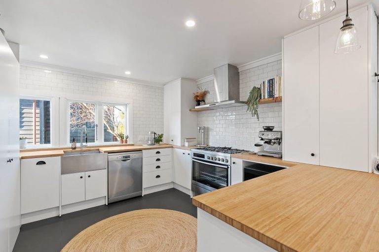 Photo of property in 2 Karamu Street, Ngaio, Wellington, 6035