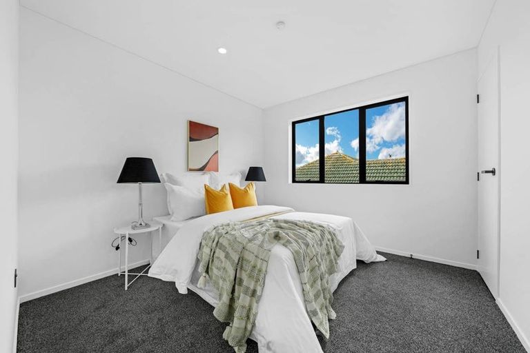 Photo of property in 525a Massey Road, Mangere, Auckland, 2022