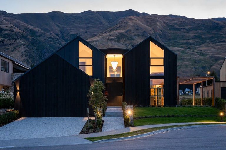 Photo of property in 13 Theodore Court, Wanaka, 9305