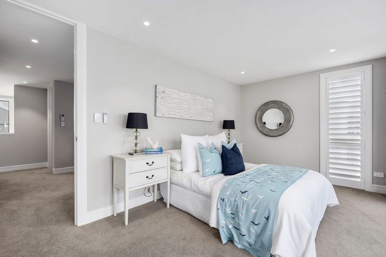 Photo of property in 9 Craig Road, Milford, Auckland, 0620