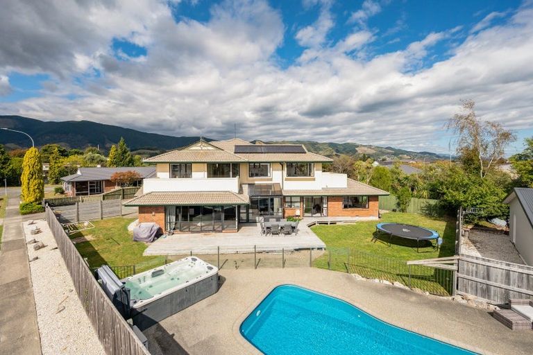 Photo of property in 3 Coleridge Place, Stoke, Nelson, 7011