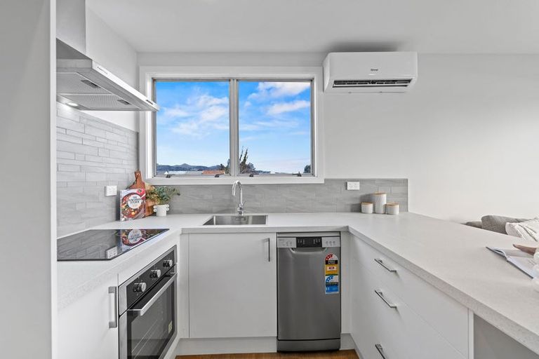 Photo of property in 8/112a Olliviers Road, Phillipstown, Christchurch, 8011