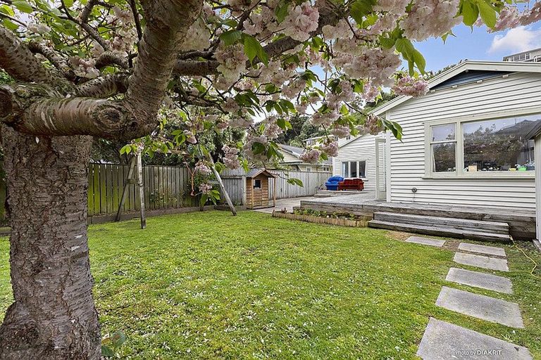 Photo of property in 16 Lonsdale Crescent, Rongotai, Wellington, 6022