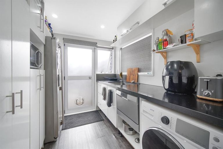 Photo of property in 3 Frostbite Place, Ranui, Auckland, 0612