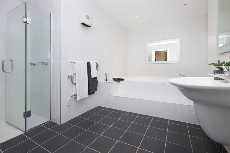 Photo of property in 8 Kaikoura View, Mount Pleasant, Christchurch, 8081