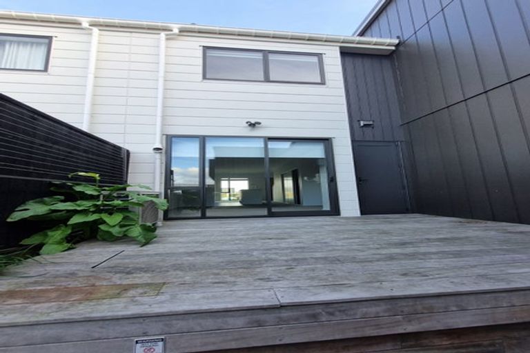 Photo of property in 4/1 Scott Road, Hobsonville, Auckland, 0616