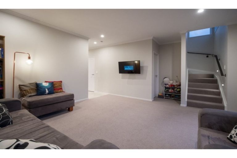Photo of property in 6 Vincent Mcgrath Crescent, Swanson, Auckland, 0614