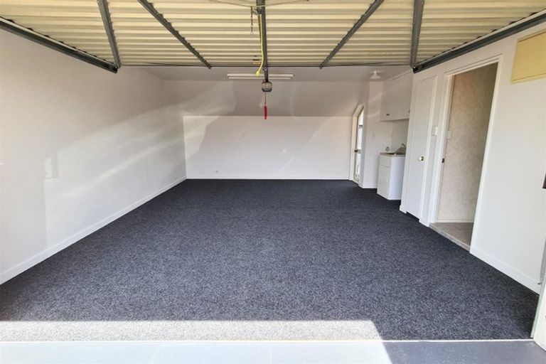 Photo of property in 3/52 Middlepark Road, Sockburn, Christchurch, 8042