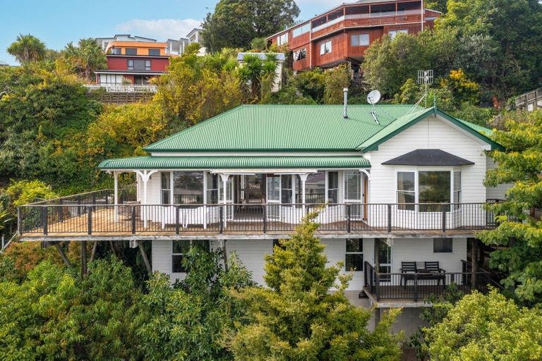 Photo of property in 23 Denholm Road, Hospital Hill, Napier, 4110