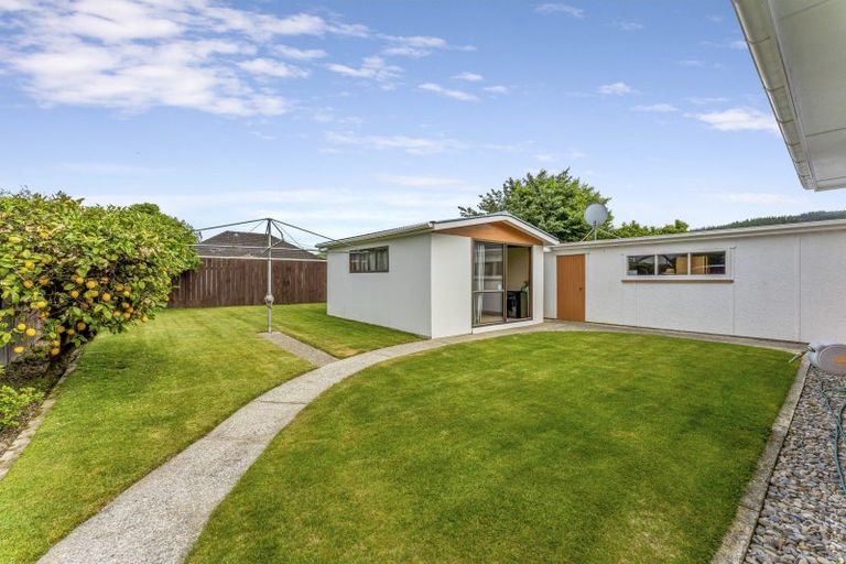 Photo of property in 11 Craig Grove, Elderslea, Upper Hutt, 5018