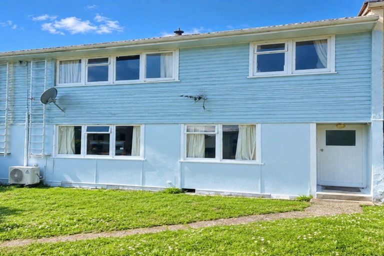 Photo of property in 10 Cheshire Street, Cannons Creek, Porirua, 5024