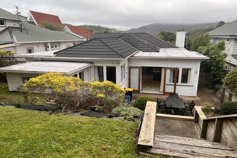 Photo of property in 4 Newcombe Crescent, Karori, Wellington, 6012