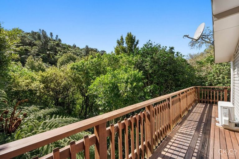 Photo of property in 18 Harbour View Road, Harbour View, Lower Hutt, 5010
