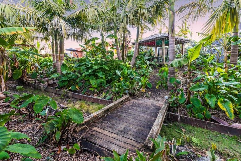 Photo of property in 14 Norman Close, The Gardens, Auckland, 2105