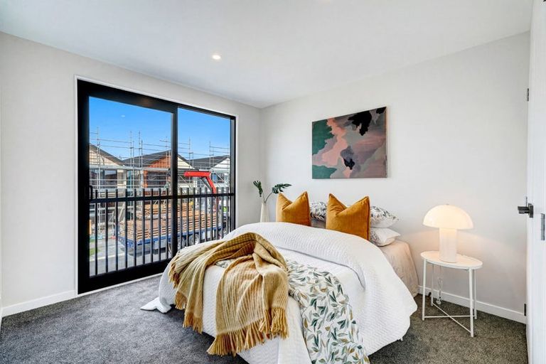 Photo of property in 4 Tiller Street, Hobsonville, 0616