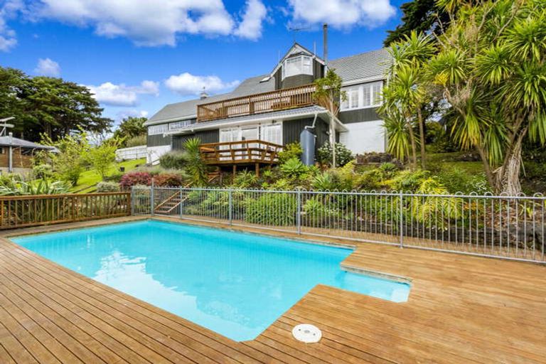Photo of property in 334 Upper Harbour Drive, Greenhithe, Auckland, 0632