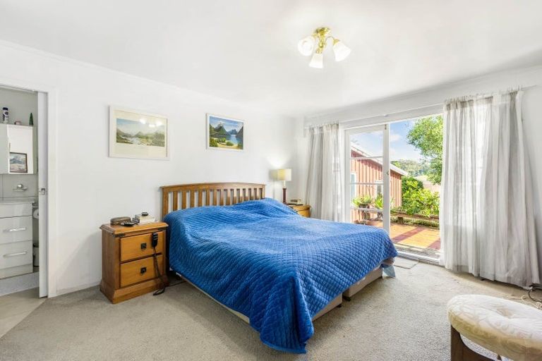 Photo of property in 98 Hanham Road, Kumeu, 0891