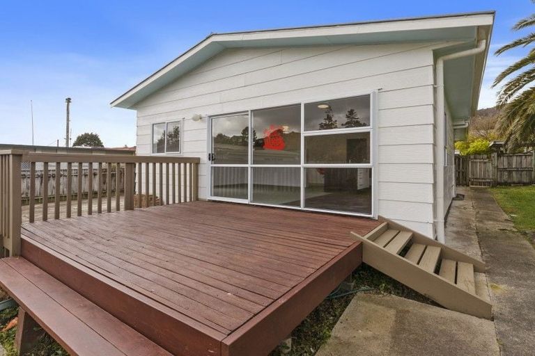 Photo of property in 384 Stokes Valley Road, Stokes Valley, Lower Hutt, 5019